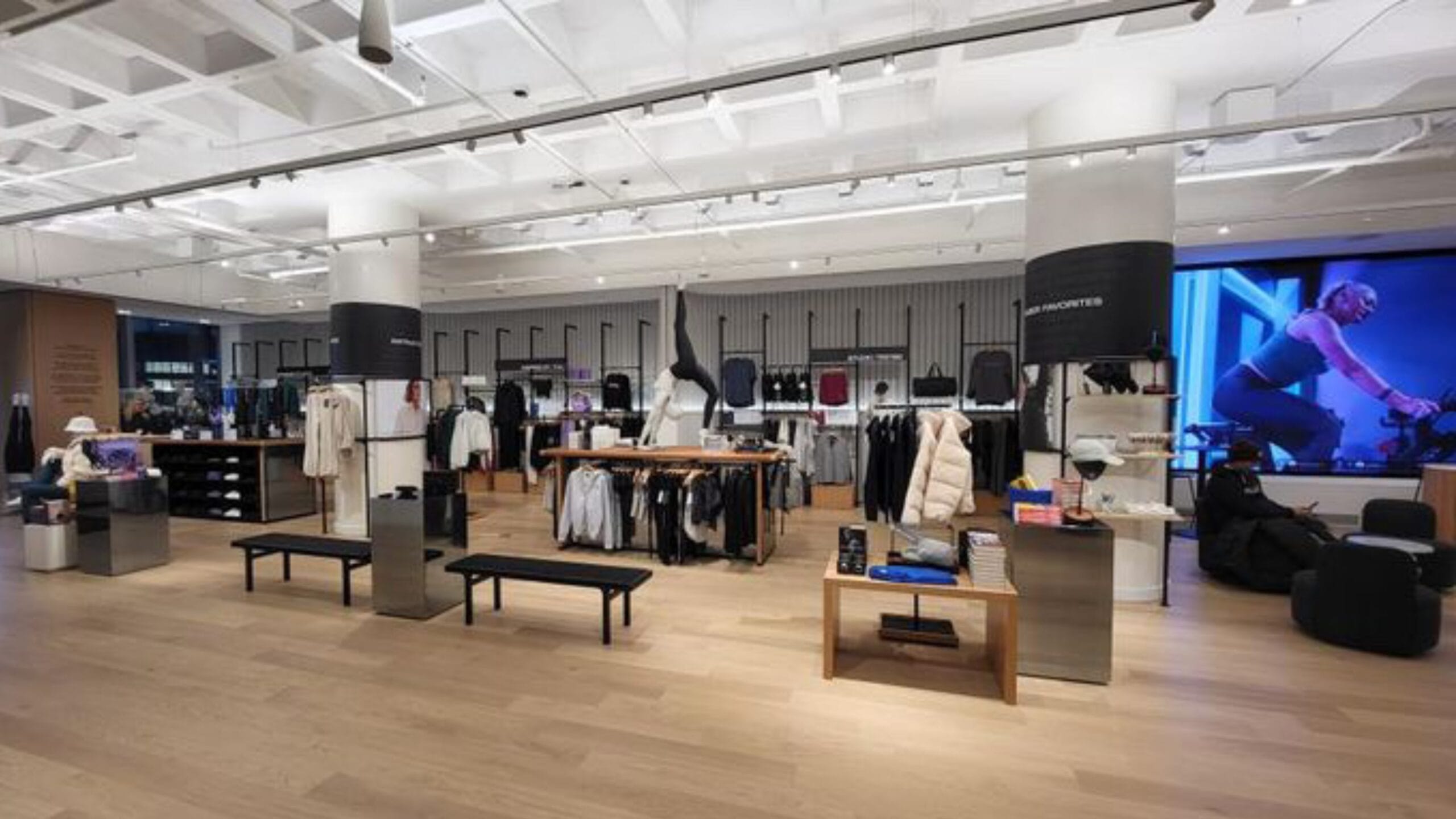 New retail store area at Peloton Studios New York (PSNY). Image credit @wickedsmahtzone
